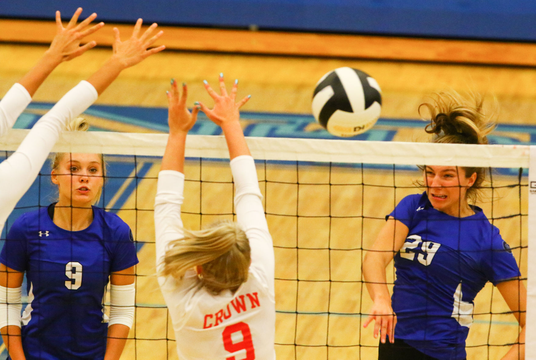 Crown Point at Lake Central volleyball